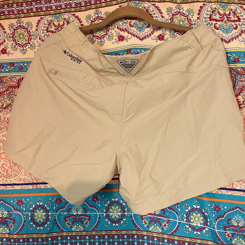 Women’s PFG shorts